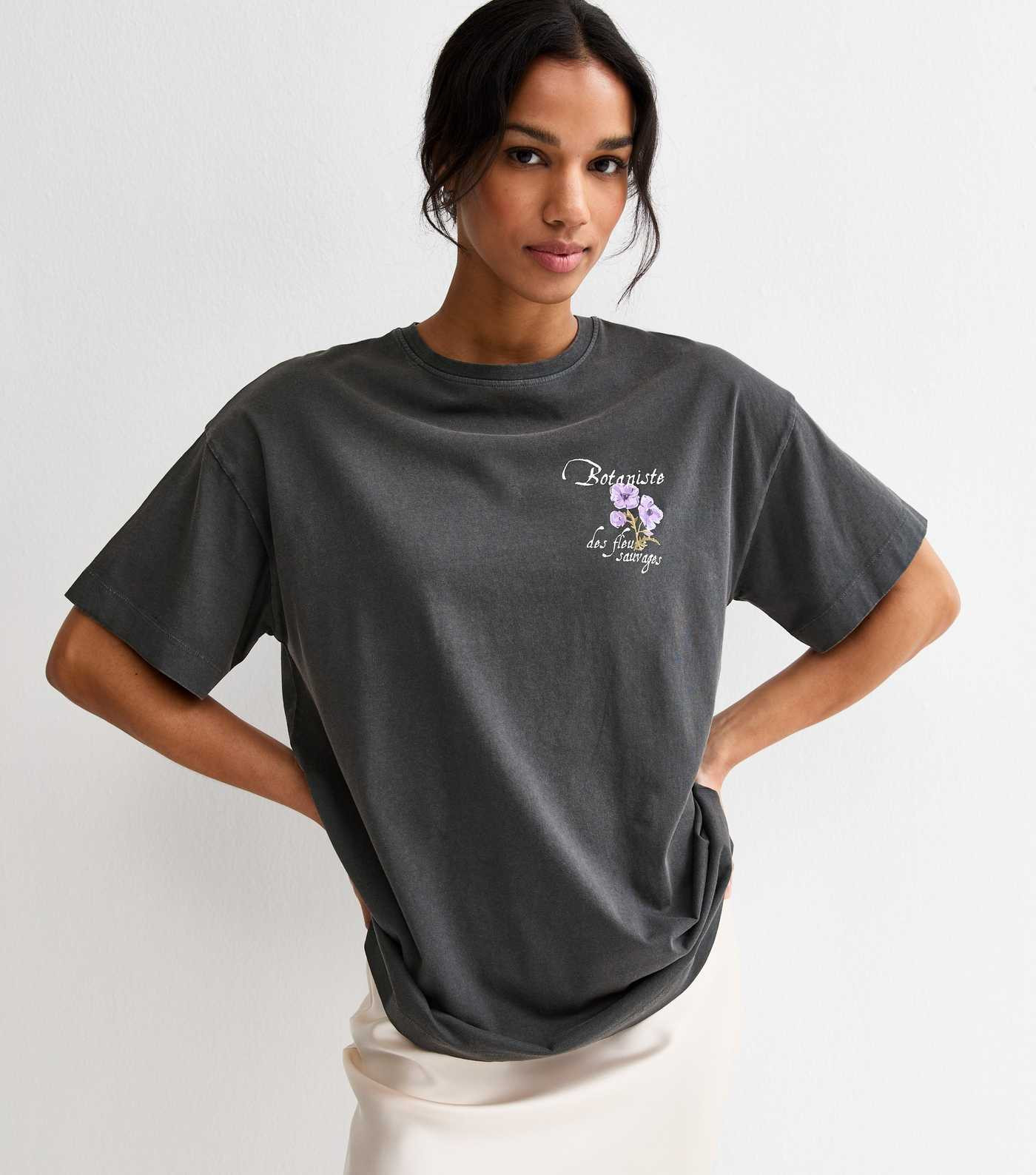 Dark Grey Cotton Botaniste Print Oversized T-Shirt | New Look | New Look (UK)