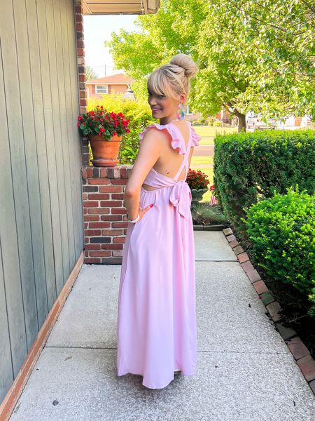 Use promo code 20IC9EIN to save 20% on this dress plus a 10% coupon thru EOD on 8/7! Under $30 (reg. $41.99). While supplies last - maxi dress - cut out dress - backless dress - trendy dress - Amazon Fashion - Amazon promo code - Amazon promo codes - Amazon coupon - Amazon coupons - Amazon deals 


#LTKunder50 #LTKsalealert #LTKSeasonal
