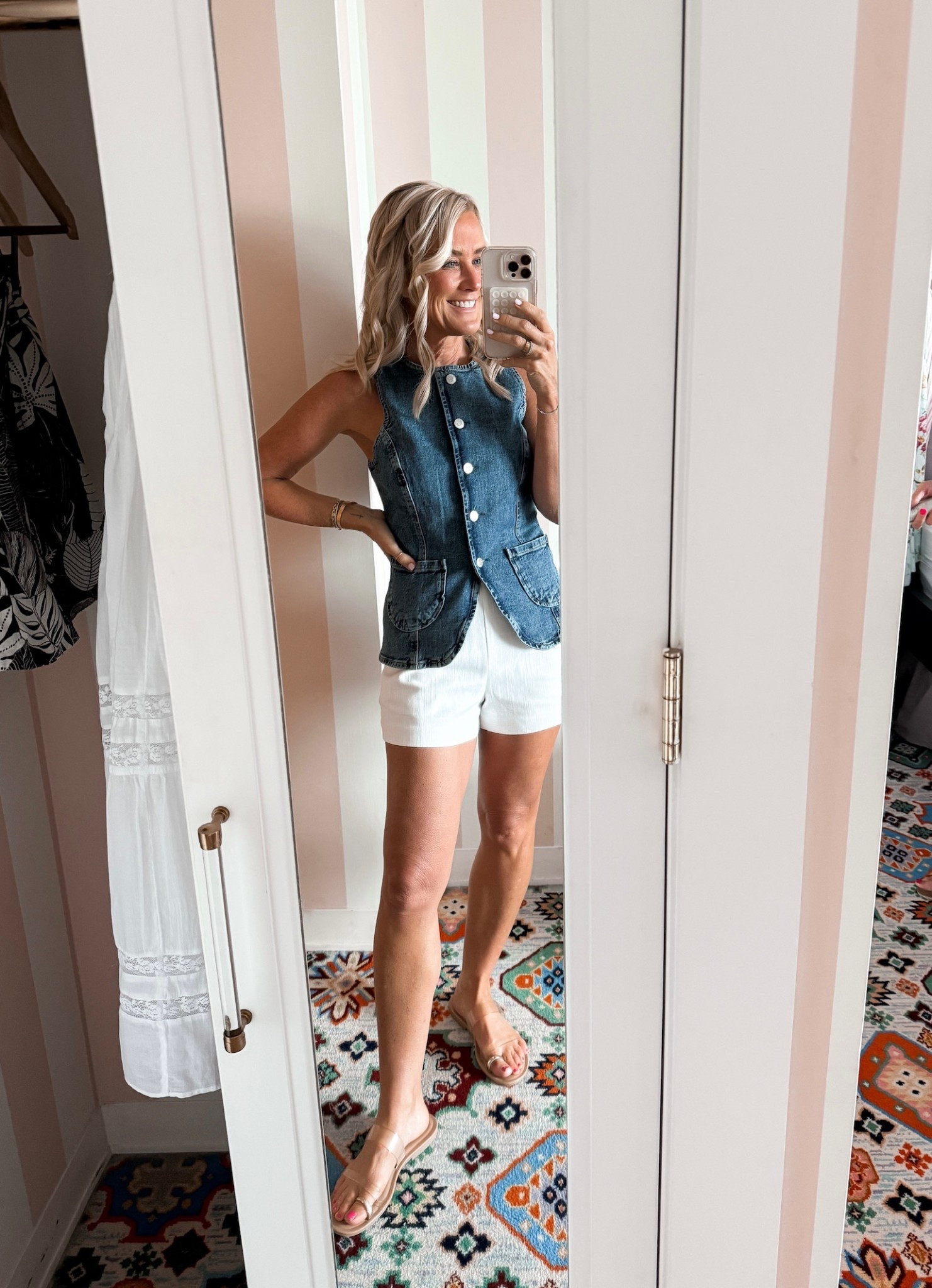 Secret’s out! Here’s what I wore to the Coldplay concert last night. 🎶🎸🎤🌈

#LTKSeasonal #LTKOver40 #LTKStyleTip