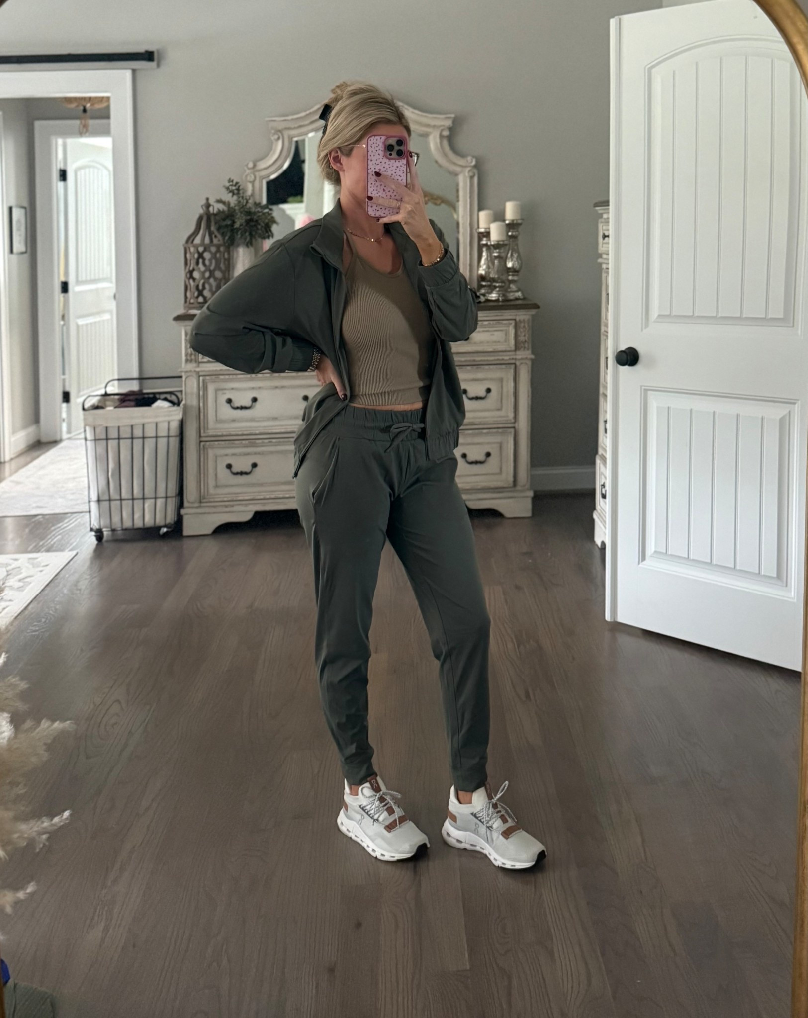 Ootd
Xs pants
Small top
Shoe oncloud 7.5 

#LTKFindsUnder50 #LTKActive #LTKStyleTip