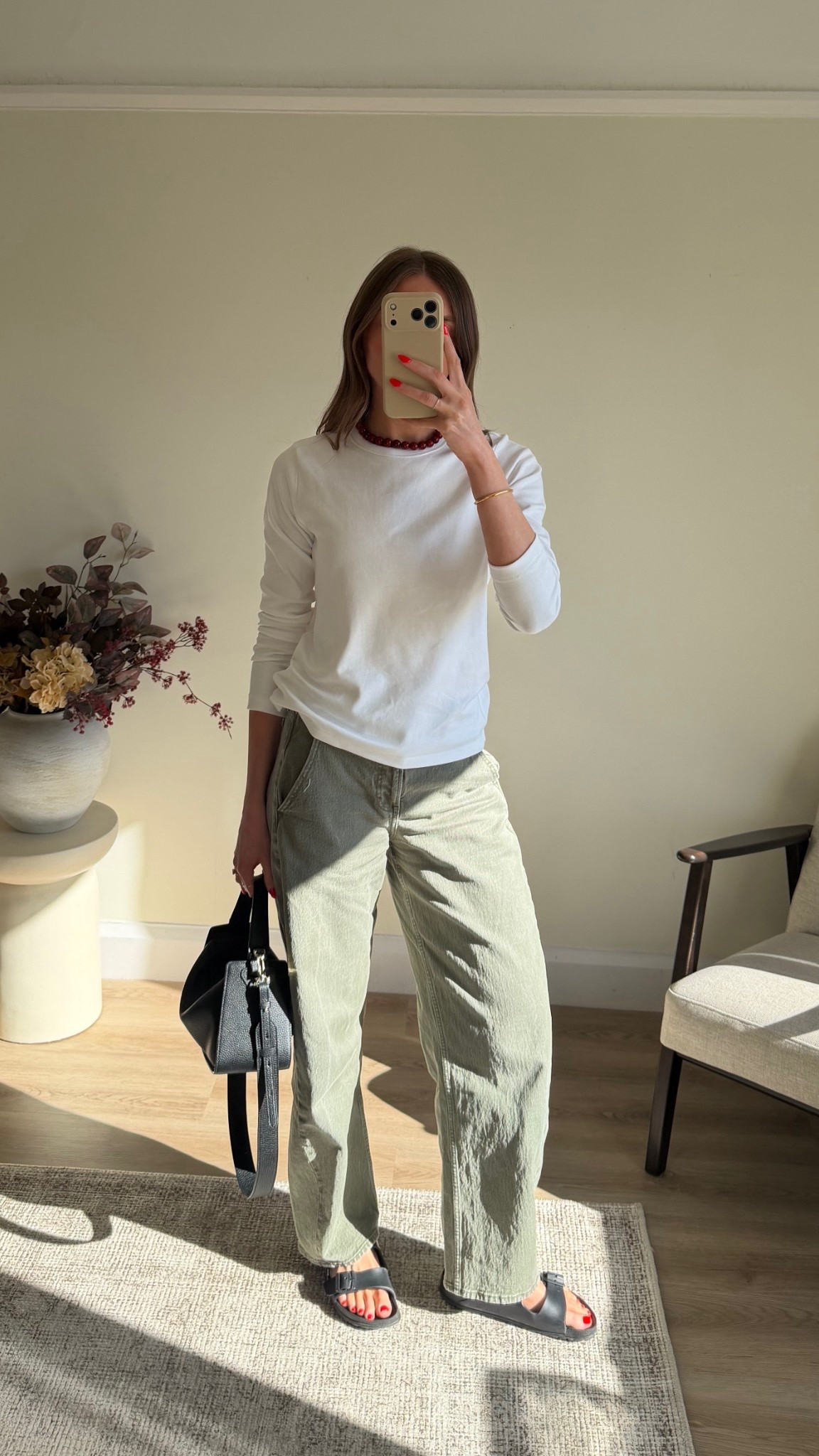 What I wore around London & to travel home in after the marathon 
Small in the UNIQLO long sleeve t-shirt
25 Long in the Abercrombie green barrel leg jeans
I’m 5ft 6 
The horse bag
Birkenstock Eva Arizona sandals


#LTKspring #LTKuk