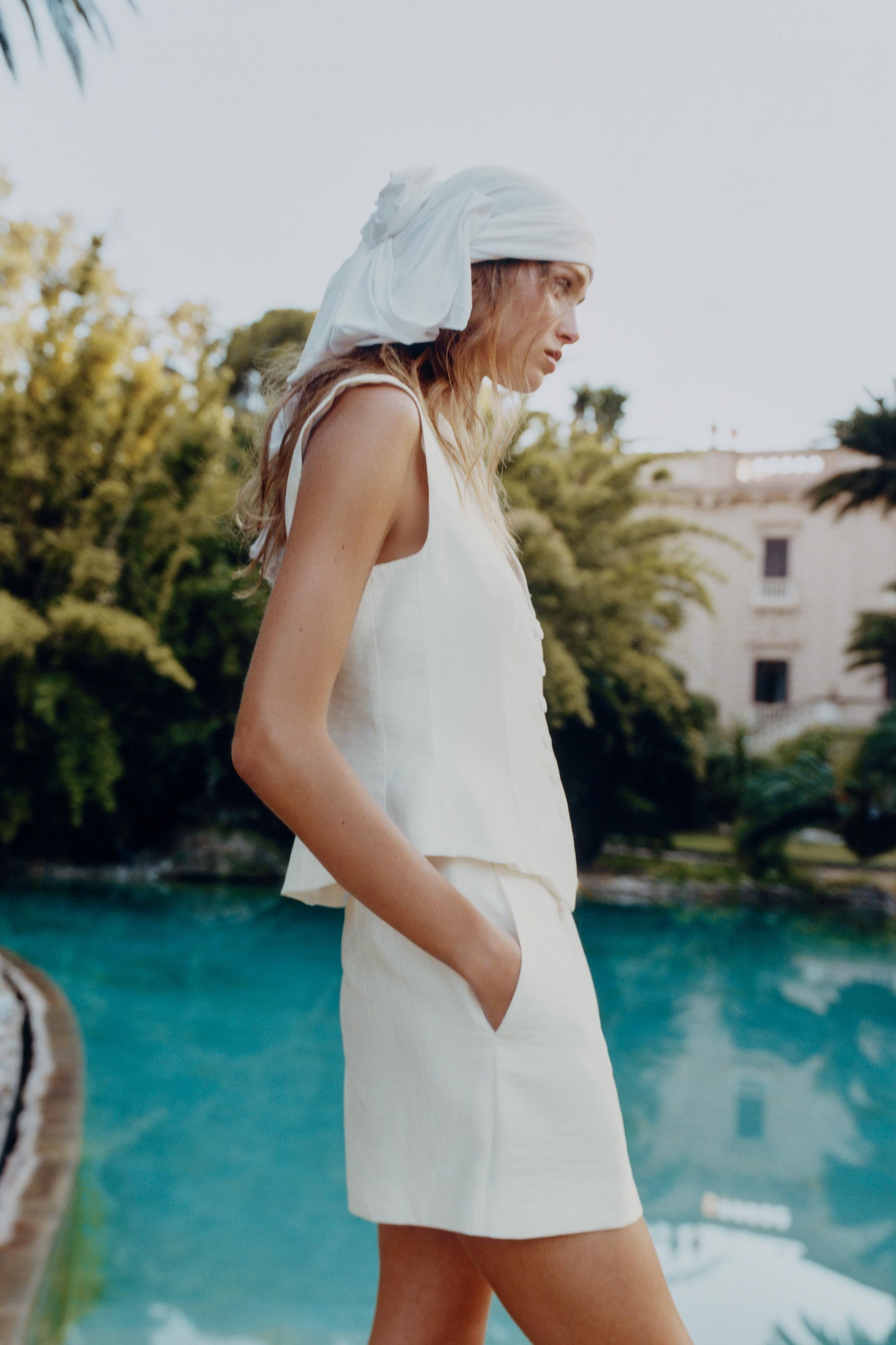 TOP WITH COVERED BUTTONS | Zara UK