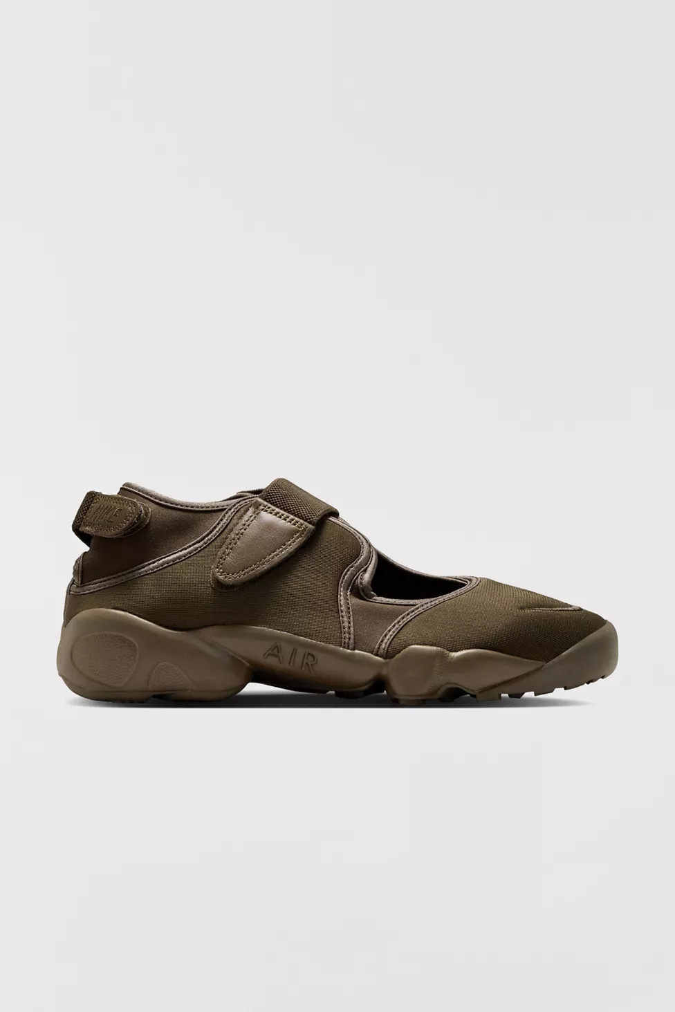 Nike Women's Air Rift Sneakers | Urban Outfitters (US and RoW)