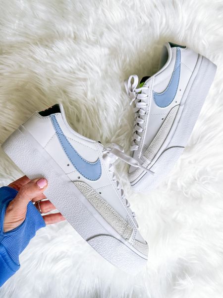 White sneakers with blue Nike check

#LTKunder100 #LTKshoecrush #LTKsalealert