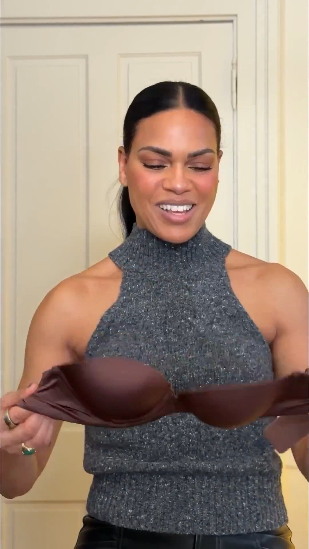It’s the new year and it’s time for new bras! If you’re looking to update your bras this year I have some strapless bras you’ll love! VS has some of my favorite strapless bras. I have a wide ribcage and a small cup size and the VS strapless bras are perfect. I wear them under halter tops, strapless, plunging neckline tops, under thin tees and silk! They come in so many colors so they’ll blend seamlessly to your skin! I linked my go-tos below! 
