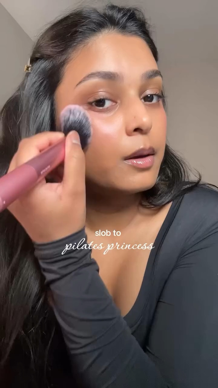 butter basic top from @pumiey.us #browngirlmakeup #fashionbasics #workoutfit #amazonfashion #skims