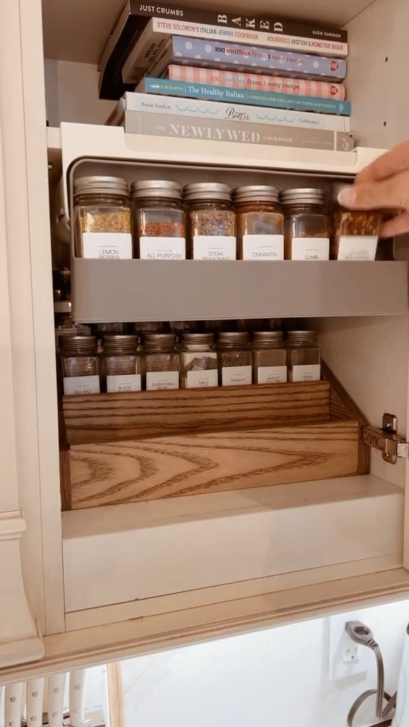 This is such a great way to make the most out of your pantry space! It’s also great if you’re in a rental bc it holds on command strips! 


#amazonfinds #amazonmusthaves #organization #rentalhacks #amazondeals #amazonfinds2023 

#LTKVideo #LTKfindsunder50 #LTKhome