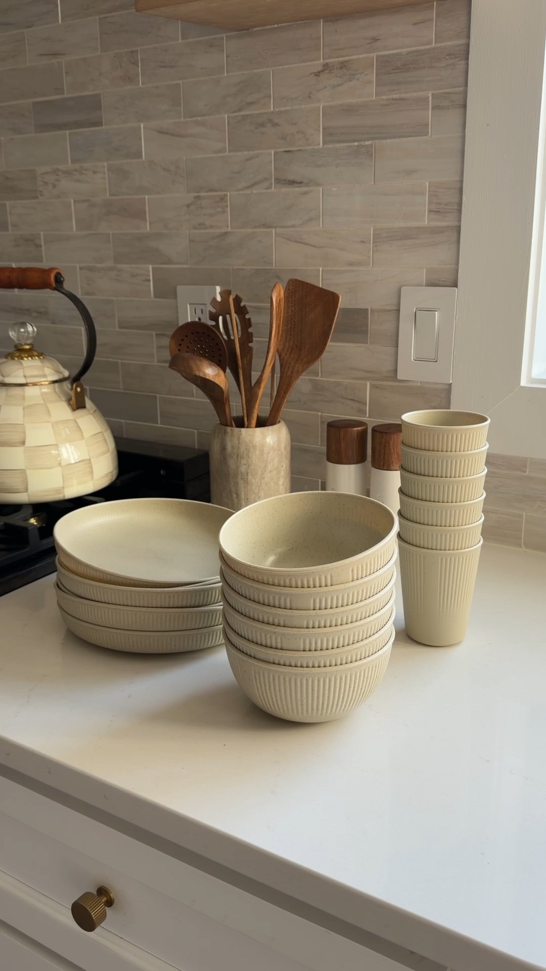 Check out this 18-piece unbreakable wheat straw dinnerware set from Walmart - this would be perfect for hosting! 

#WalmartHome
