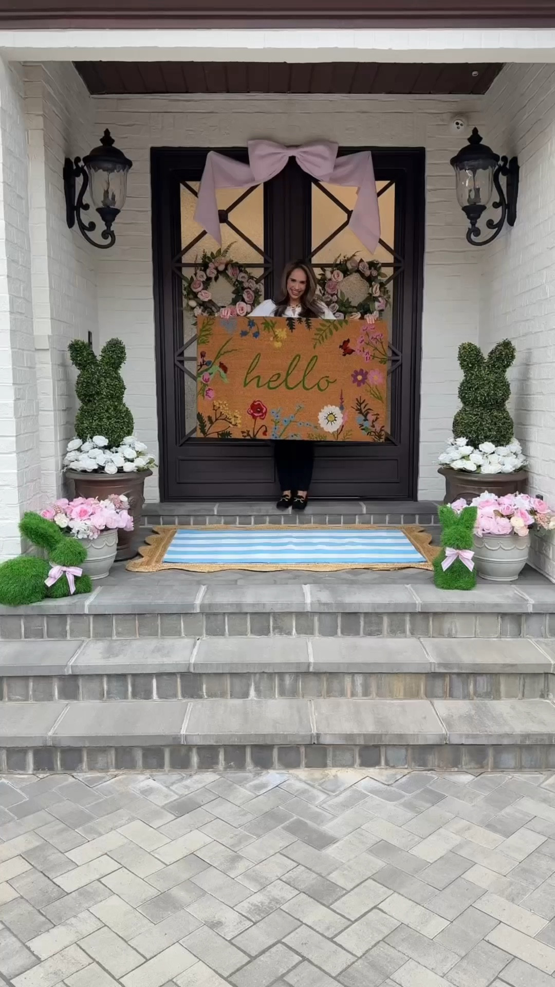 These Walmart finds look Pottery Barn but are budget friendly and 
sell out fast every spring. 💐

Affordable luxury for busy moms 🙌🏼

Rug sizes:
4’x6’ jute
3’x5’ plaid
30x48" doormat

#springporch #frontporch #frontdoordecor #homedecor #affordableluxury 

#LTKHome #LTKmomlife #LTKOver40