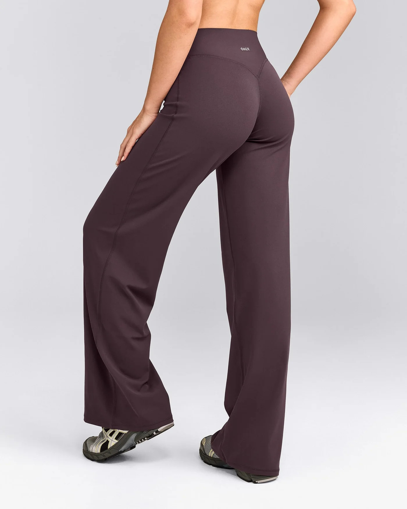 SoftMotion\u2122 Straight Leg Pants 
 Dark Umber Brown | Oner Active (UK / US)