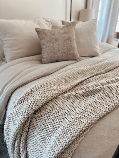 Love how this Casaluna throw blanket drapes on the bed 😍 chunky and perfect for layering - still on sale for circle week! 

#LTKfindsunder100 #LTKxTarget #LTKhome