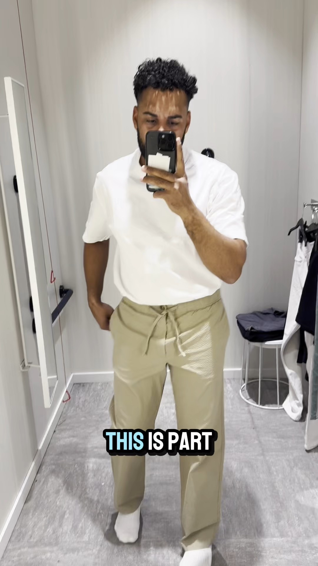 Part 2 of my H&M finds — we’re calling this one smasual energy.
Laid-back pieces that still give some effort 👕✨
Loved mixing these relaxed trousers, breezy tops, and my go-to white jeans from H&M (the straight lights — they just work with everything).
Also… that lightweight long sleeve? Could’ve sworn it was COS 👀


#hmfinds #parttwo #smasualdressing #menswear

#LTKsummer #LTKmens #LTKsale