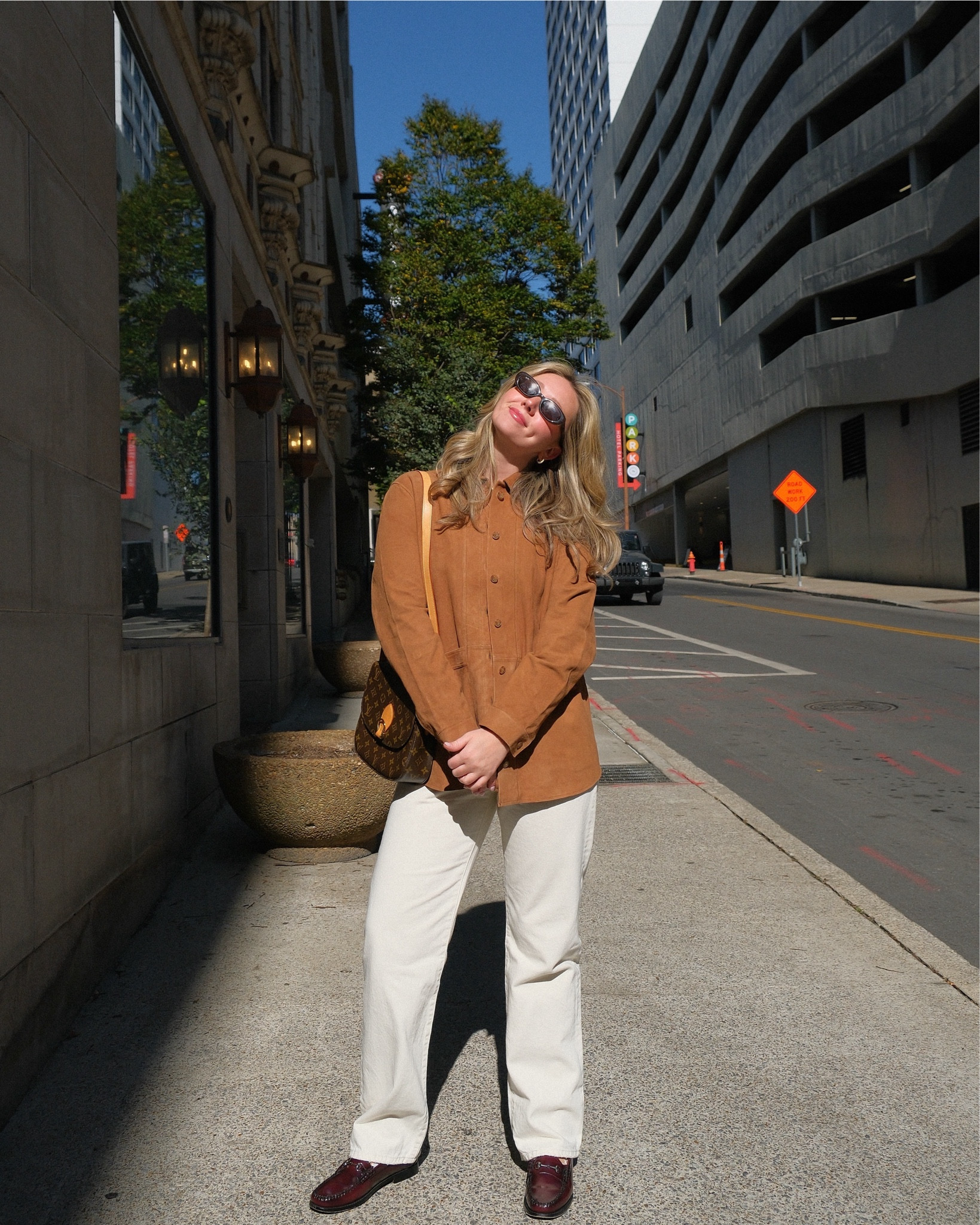 fall color palette 🤎

fall fashion, fall outfit, outfit inspo, minimal style, suede jacket, loafers, vintage designer bag, levi’s, oval sunnies 