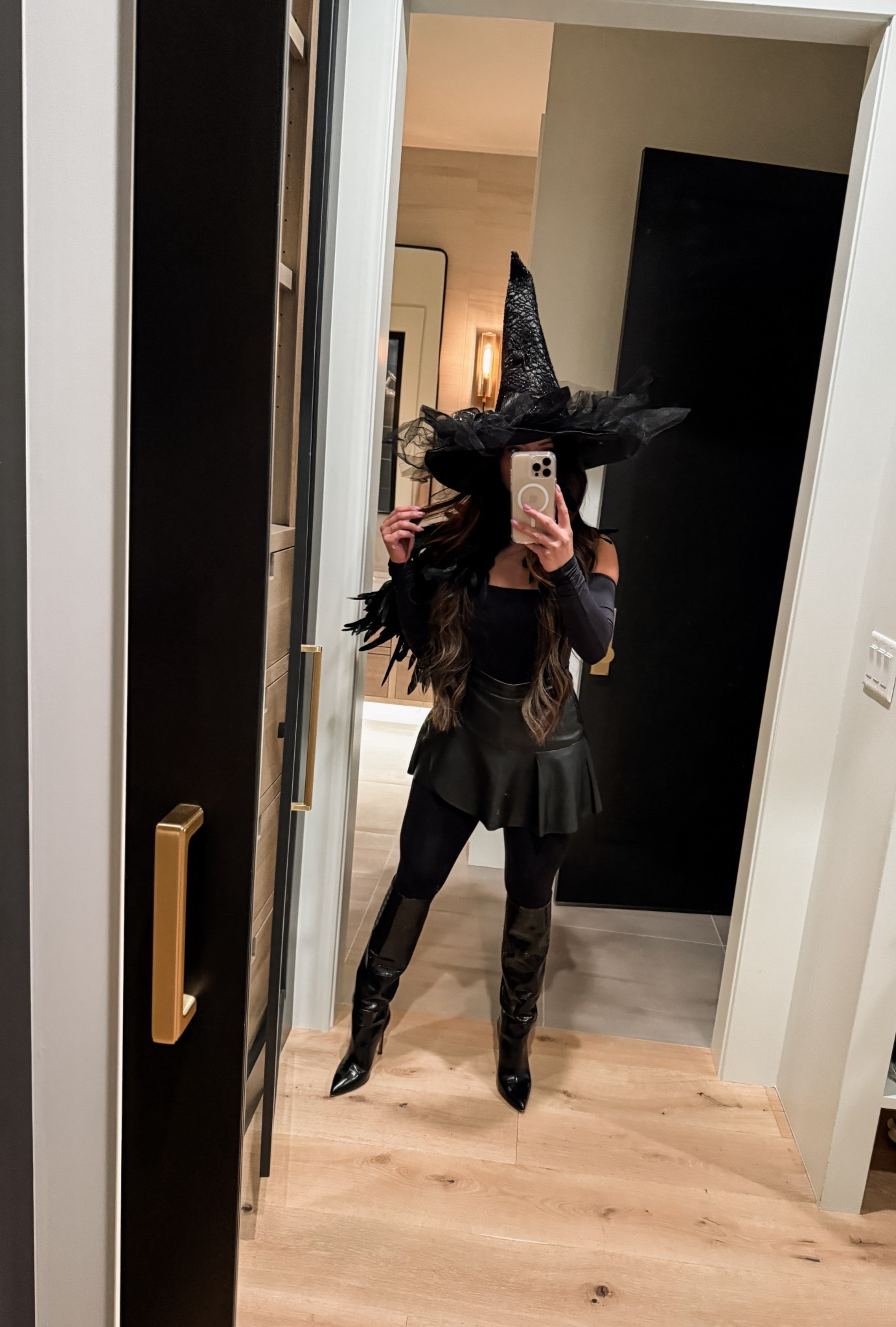 Loved this fun and easy Halloween costume! The hat and feathers are from Amazon. I wore a pair of my favorite leggings underneath. Then all you need are a black top and some cute boots! This exact bodysuit is no longer available so I’m linking some of my long sleeve favorites.


#LTKSeasonal #LTKStyleTip #LTKParties