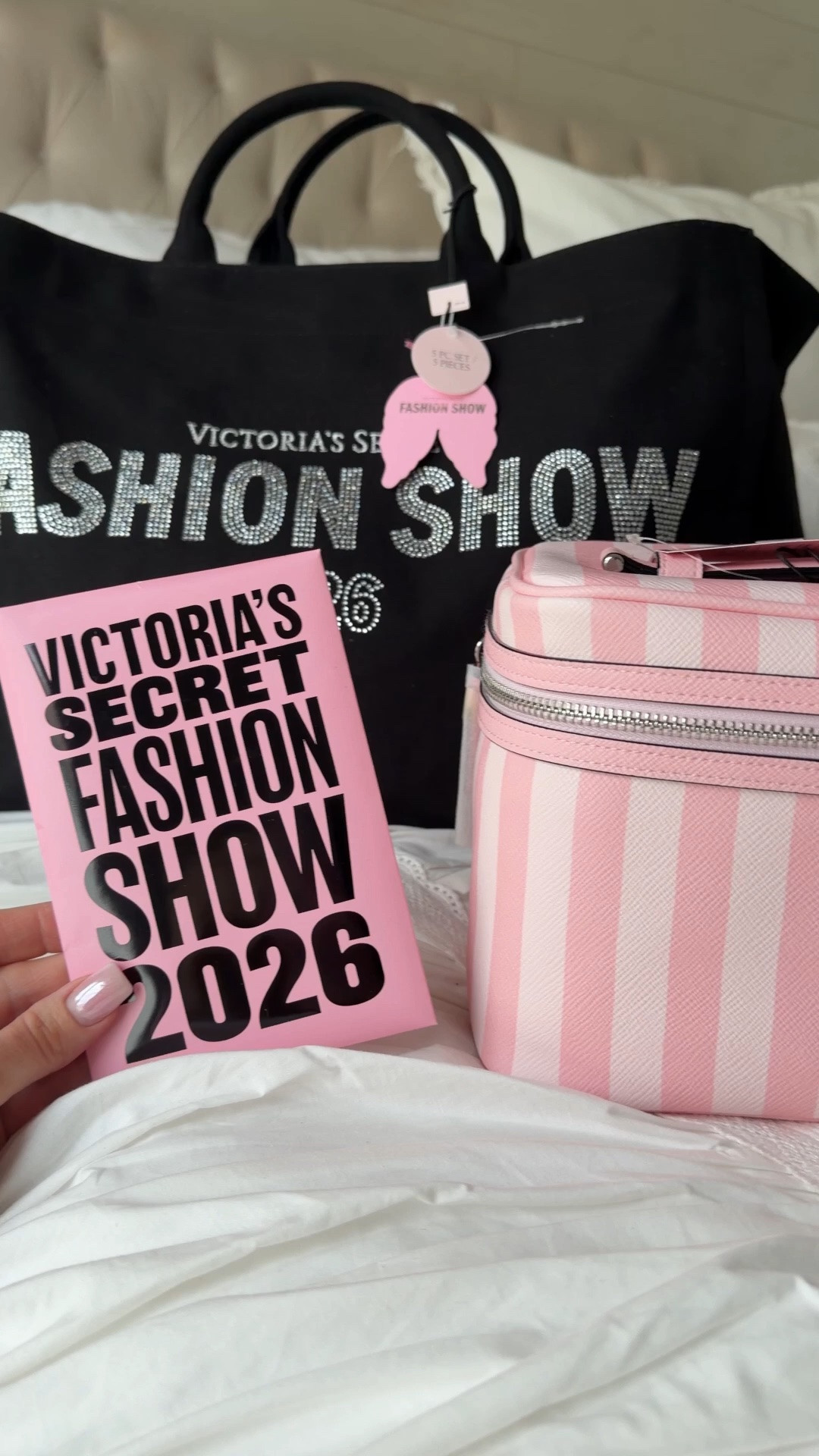 Fashion Dhoe

#LTKTravel #LTKBeauty #LTKgrwm