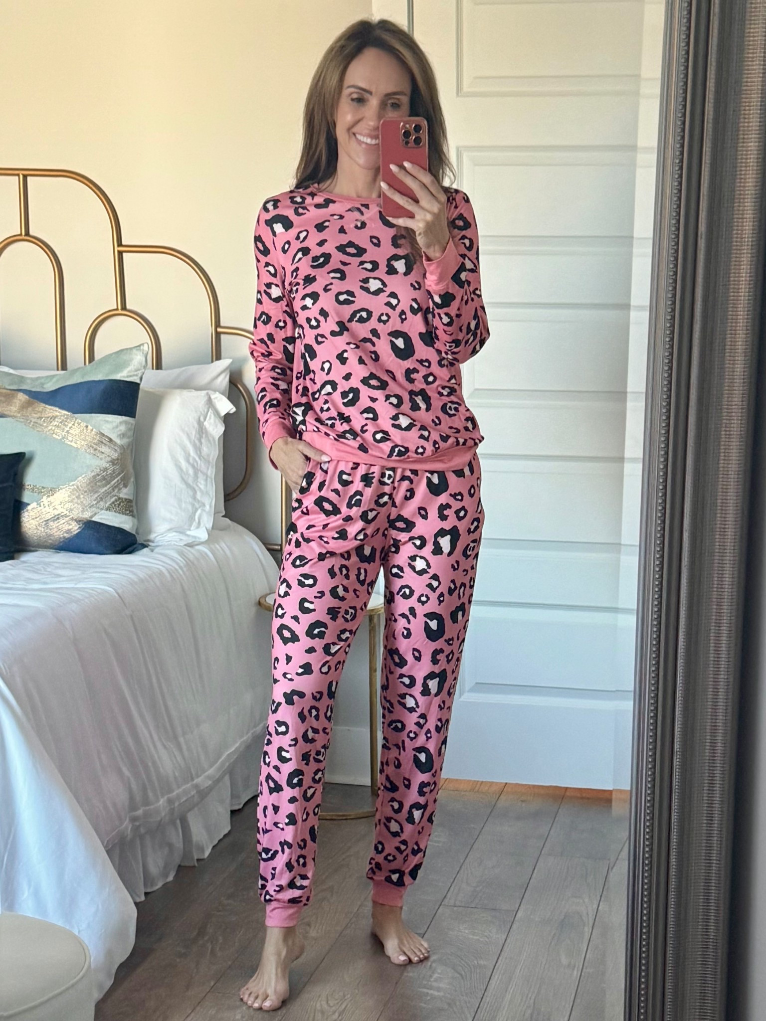 Comfy lounge set! Under $25!

#LTKFindsUnder50 #LTKootd #LTKGiftGuide