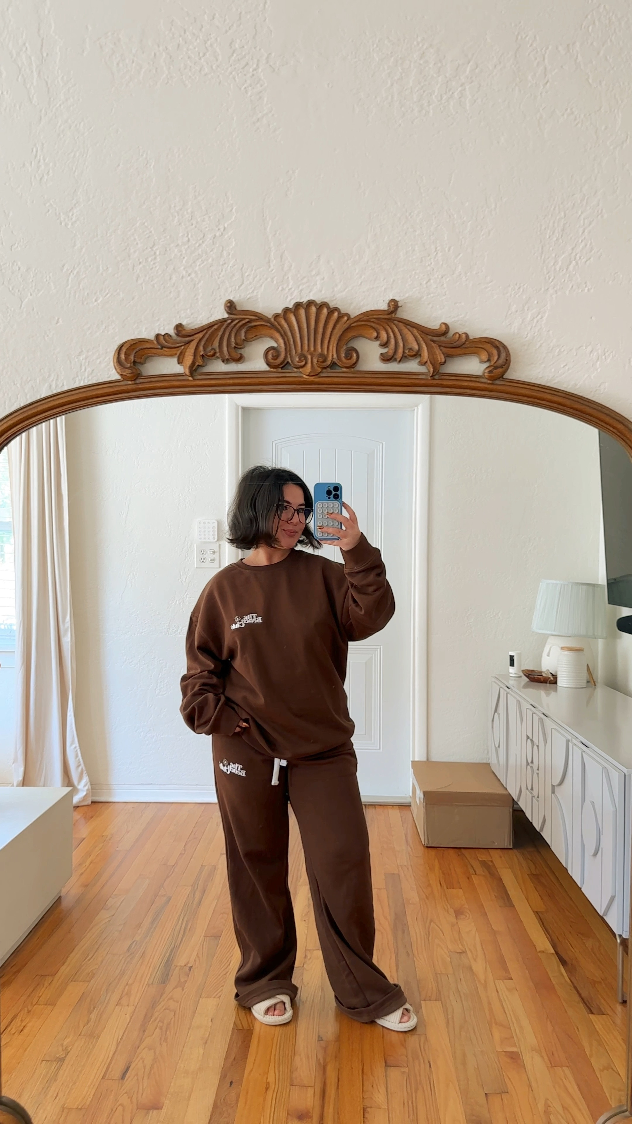 this brown sweatsuit for fall >>> 🤎🧸🍂 I'm 4'11 and wearing a M in the bottoms and L in the top! // fall outfits, loungewear, brown outfit ideas, fall matching set 

#LTKMidsize #LTKVideo #LTKSeasonal