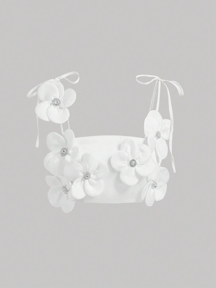 Aveloria Rosie White Sweet And Cute Minimalist Sexy Heavy Work Exquisite 3D Flower Back Cross Strap Short Camisole | SHEIN