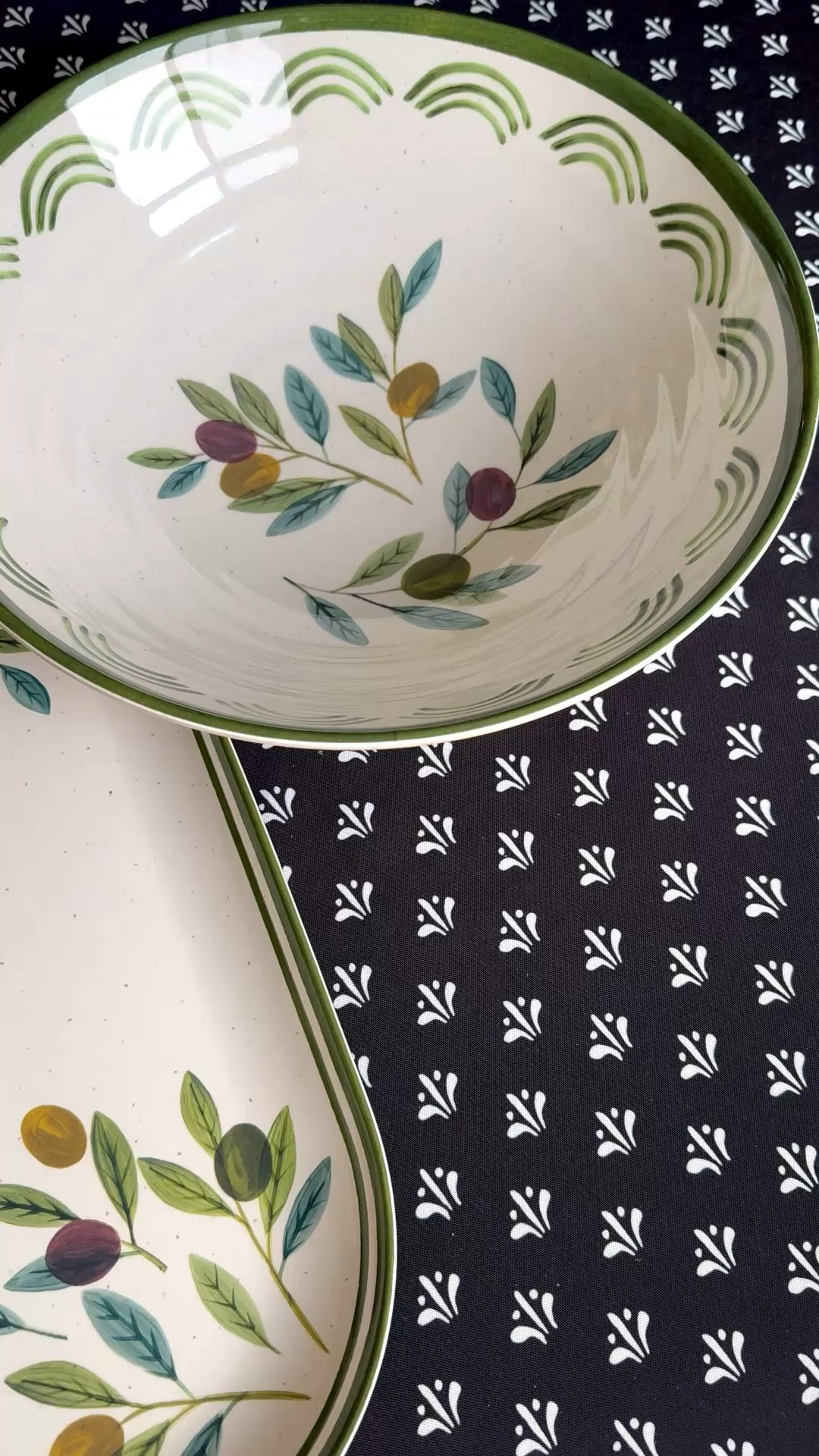 some of the popular melamine I grabbed 🙌
last year I missed out on the large pieces + chip & dip platter so I wasn’t making that mistake again 😳

grab yours while you can — these go FAST every season

I use mine constantly for BBQs, hosting, and summer nights outside ☀️

#LTKHome #LTKdayinmylife