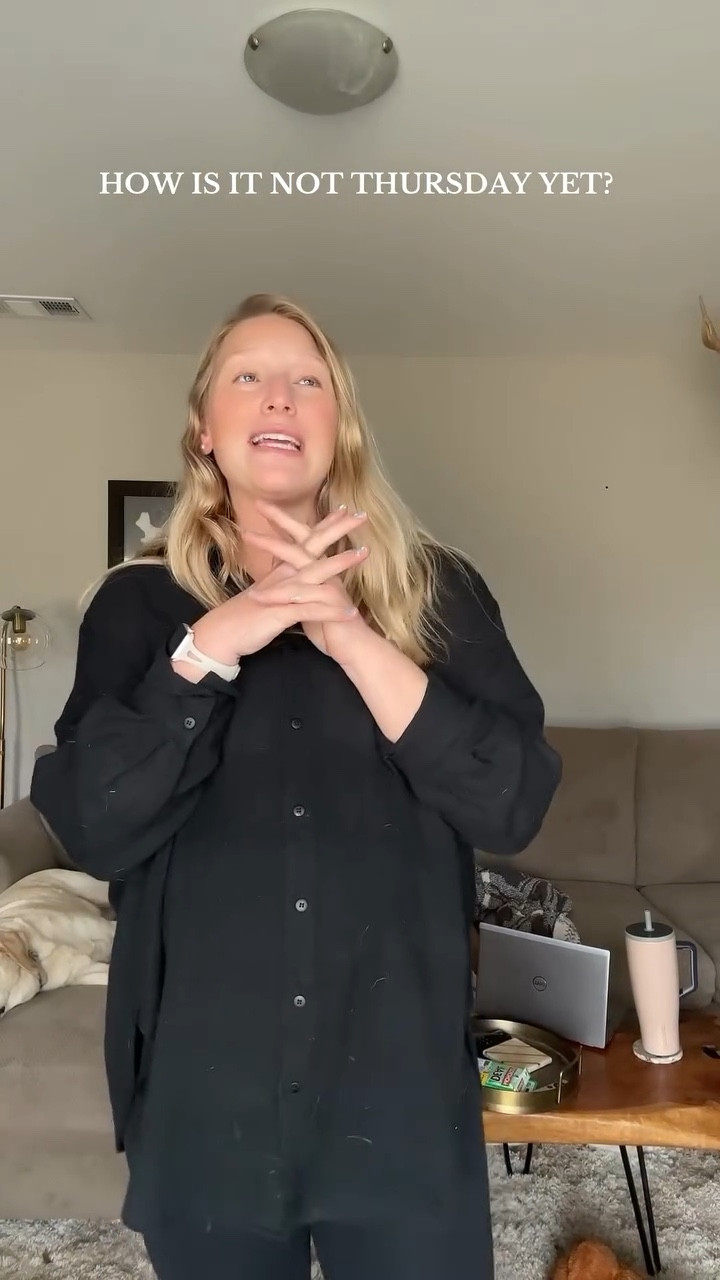 HAPPY FRIDAY JR. to US!! What is everyone doing this weekend? #pregnancy #firsttimemom #momstyle #bumpstyle #maternity #maternitystyle

#LTKBump