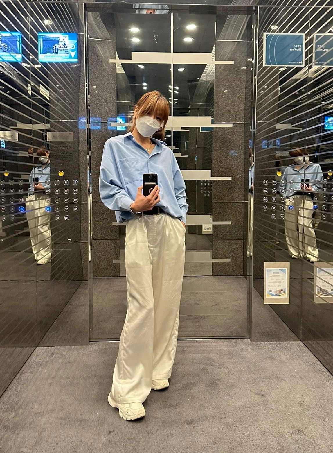 Easiest Spring Office Transition  
Blue blouse + white pants. Clean, light, timeless.  
Tuck in, add beige blazer + nude heels / sneakers + gold jewelry.  
SHOP the look 👇 #LTKWorkwear #SpringOOTD #OfficeStyle


#LTKbeauty #LTKstyletip #LTKworkwear