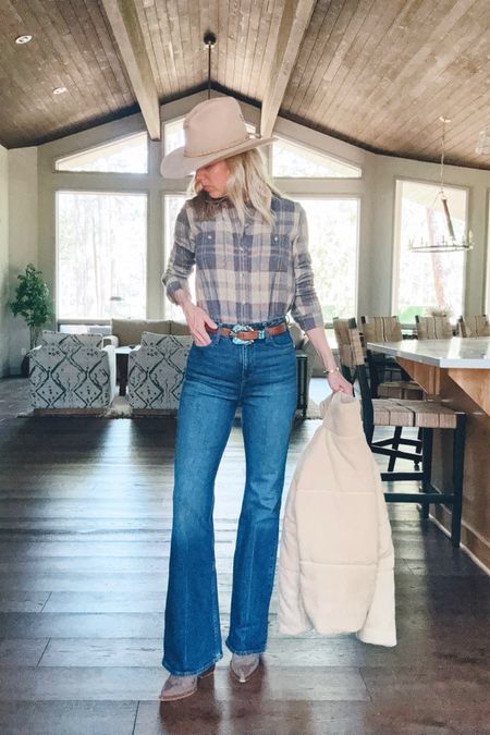 Western look! Plaid button down + these Old Navy boot cut flare jeans + western belt and hat. Shirt runs a tad big. Gretchen sized down one and is in an xs. Jeans tts, Gretchen in a 27. Exact Hat is custom and by Kemo Sabe 🤠



Plaid button down shirt
Country concert
Western look 

#LTKStyleTip #LTKSeasonal #LTKOver40