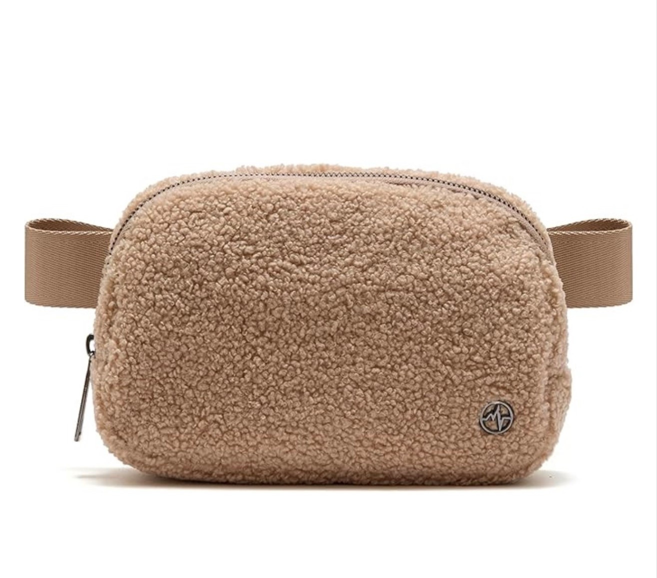 One of those everyday pieces you end up using way more than you expect 🤍
This cozy fleece belt bag is perfect for walks, errands, travel days, and coffee runs — hands-free and neutral enough to go with everything. #amazonfinds
#everydayessentials
#neutralstyle
#cozyvibes
#travelessentials
#casualstyle
#affordablefinds
#minimalstyle

#LTKFindsUnder50 #LTKTravel