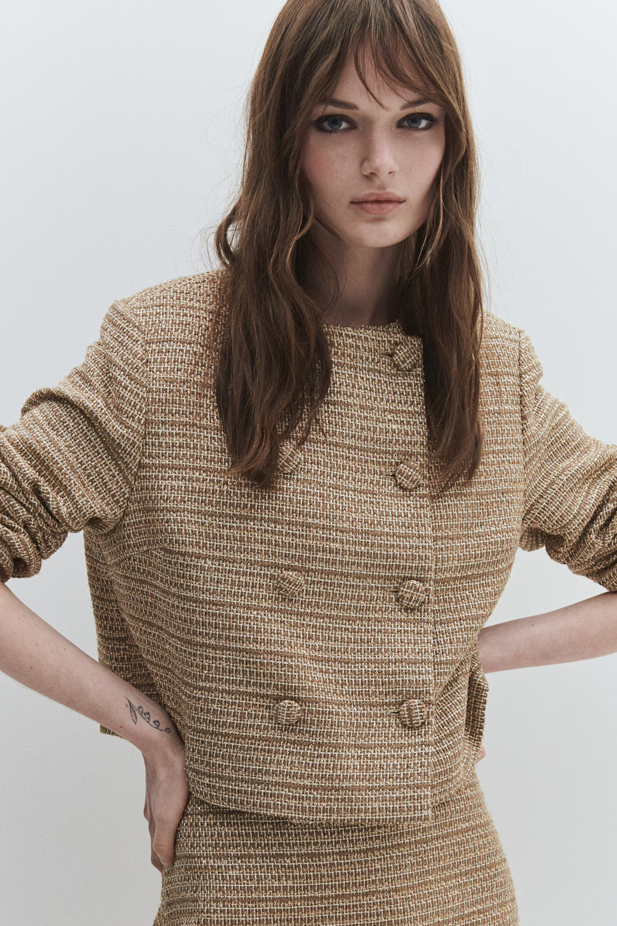 Textured double-breasted jacket - Beige/Gold-coloured - Ladies | H&M GB | H&M (UK, MY, IN, SG, PH, TW, HK)