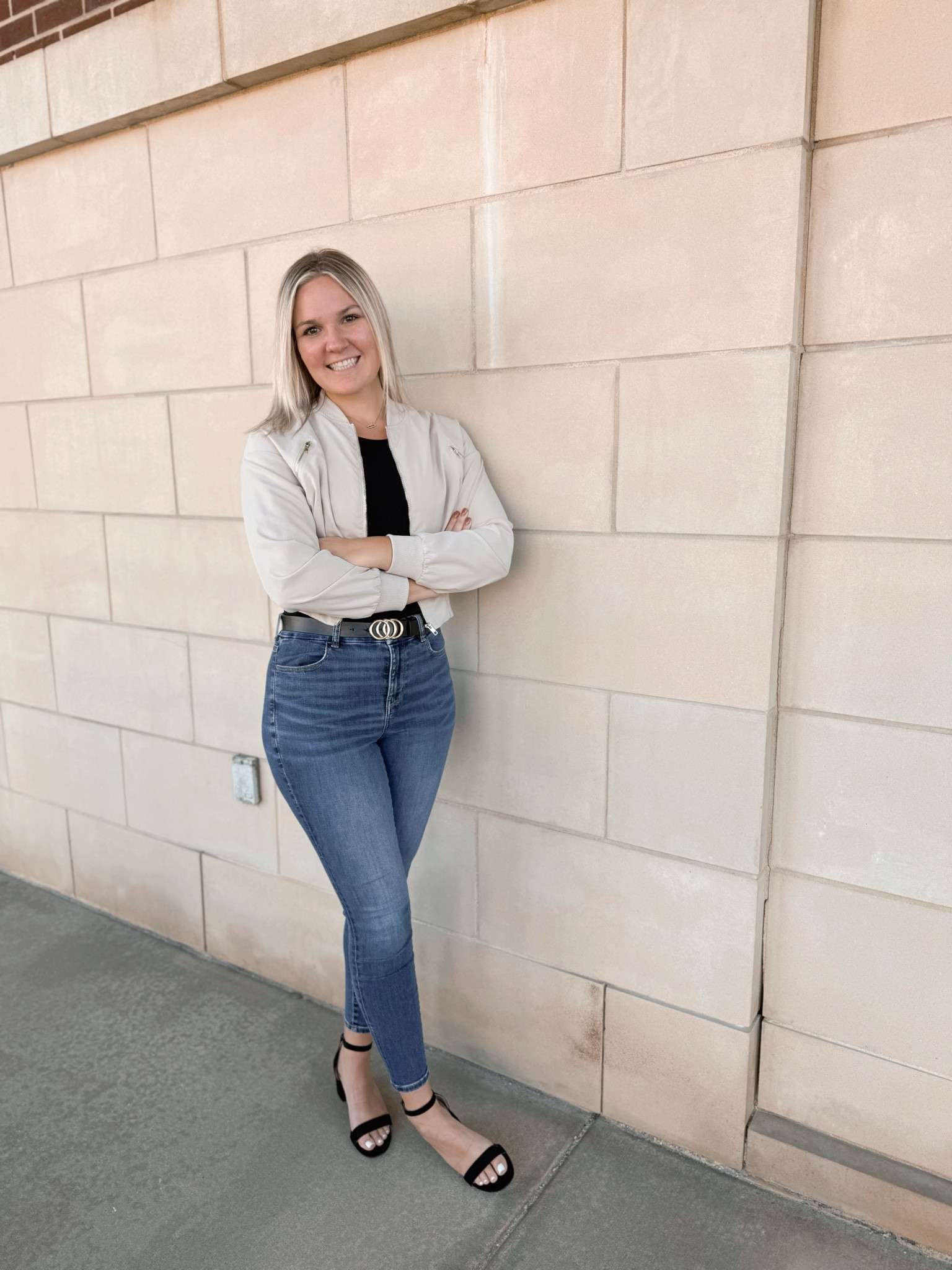 Affordable business professional photo outfit ✨ 



#LTKWorkwear #LTKStyleTip #LTKFindsUnder50