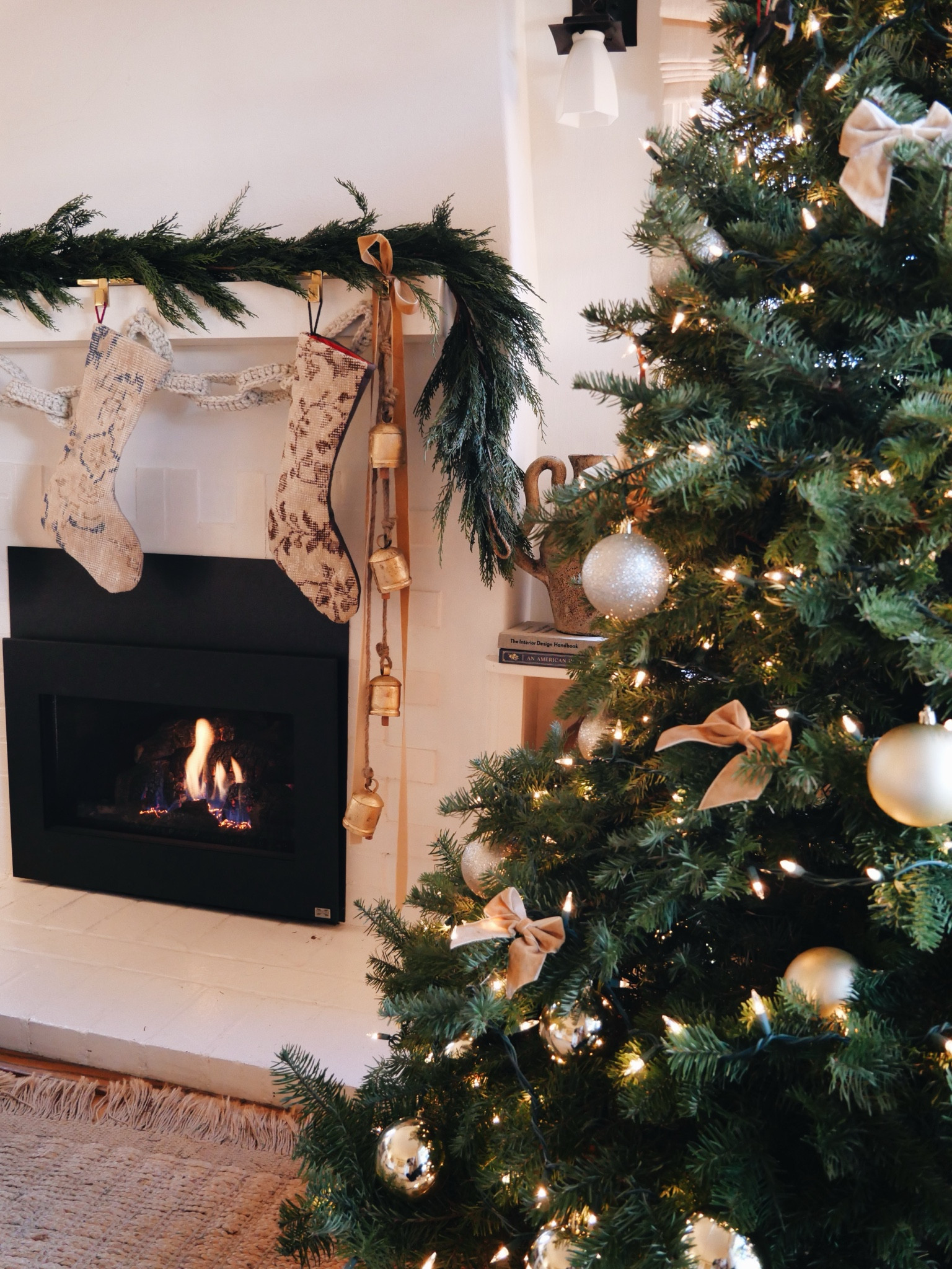 mantle and tree details 💛🌿

#LTKHoliday
