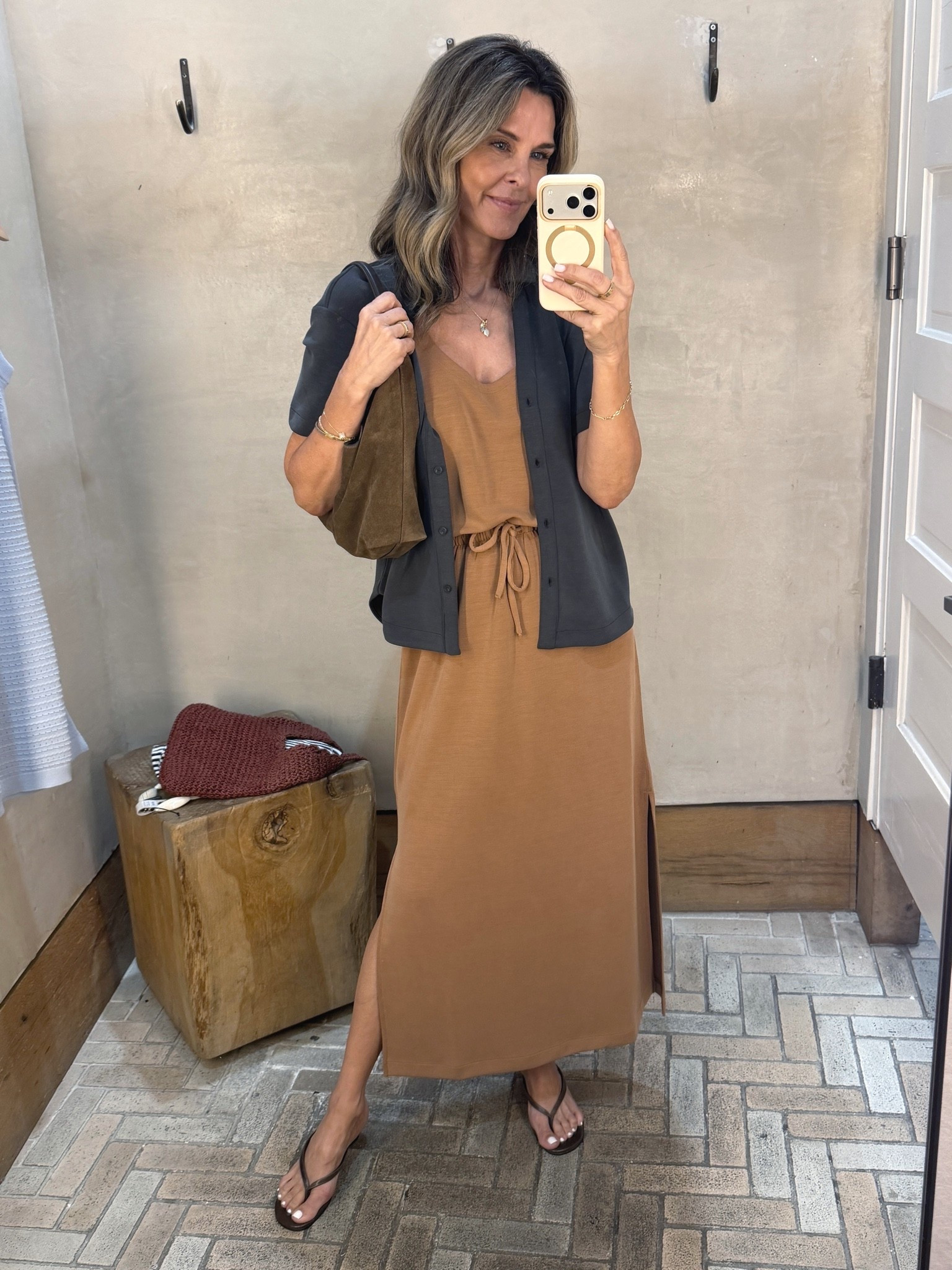 Today’s OOTD
Discount code fashionedlifexspanx 
-AirEssentials Dress sz XS @Spanx 
-button-up top sz XS 
-Wedges TTS 
-Suede bag On the #nsale