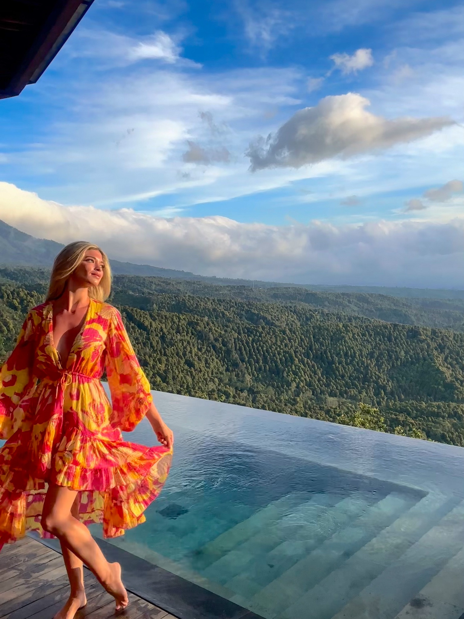 Wearing a size small 

#LTKSeasonal #LTKtravel