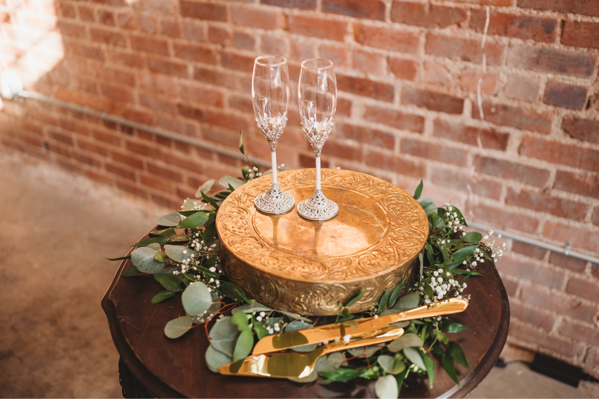 Champagne glasses and serve ware from Amazon 😍 

#LTKHome #LTKWedding