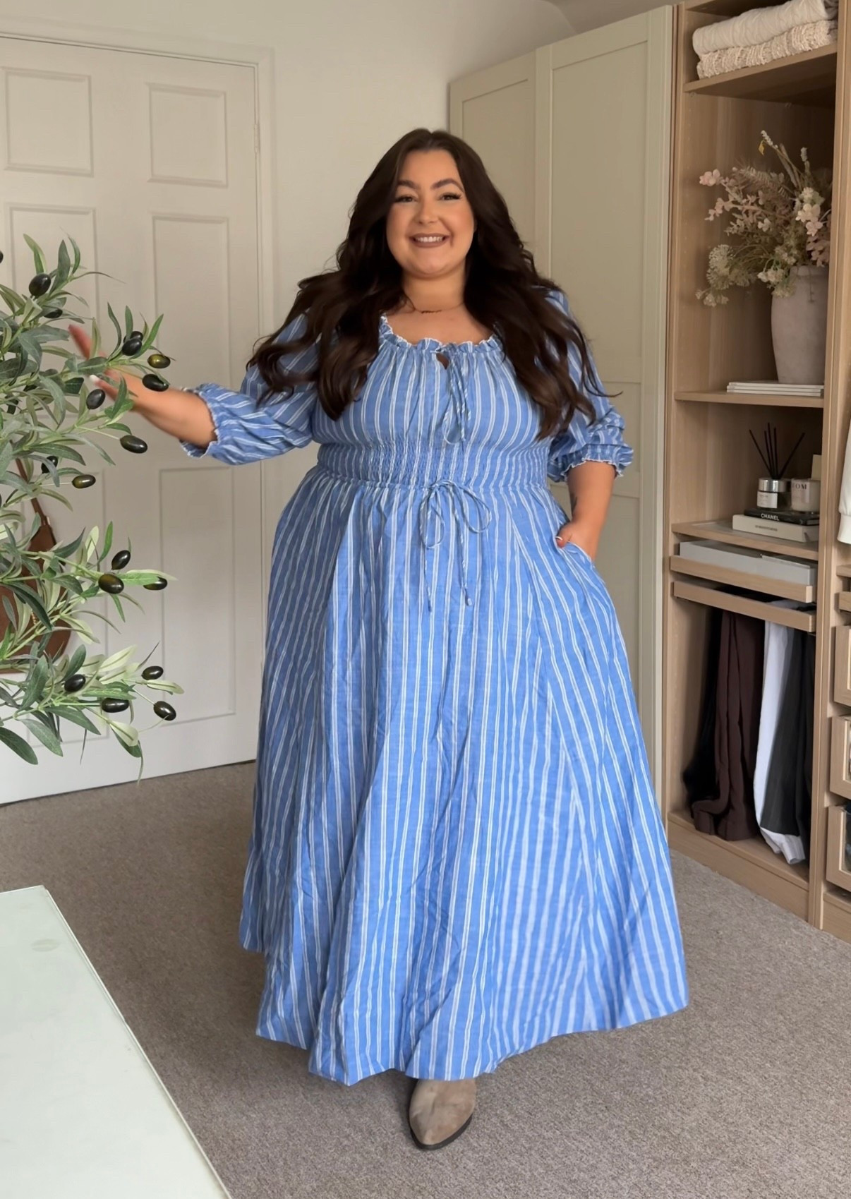 Spring/summer stretchy striped dress 🤍☁️🌷