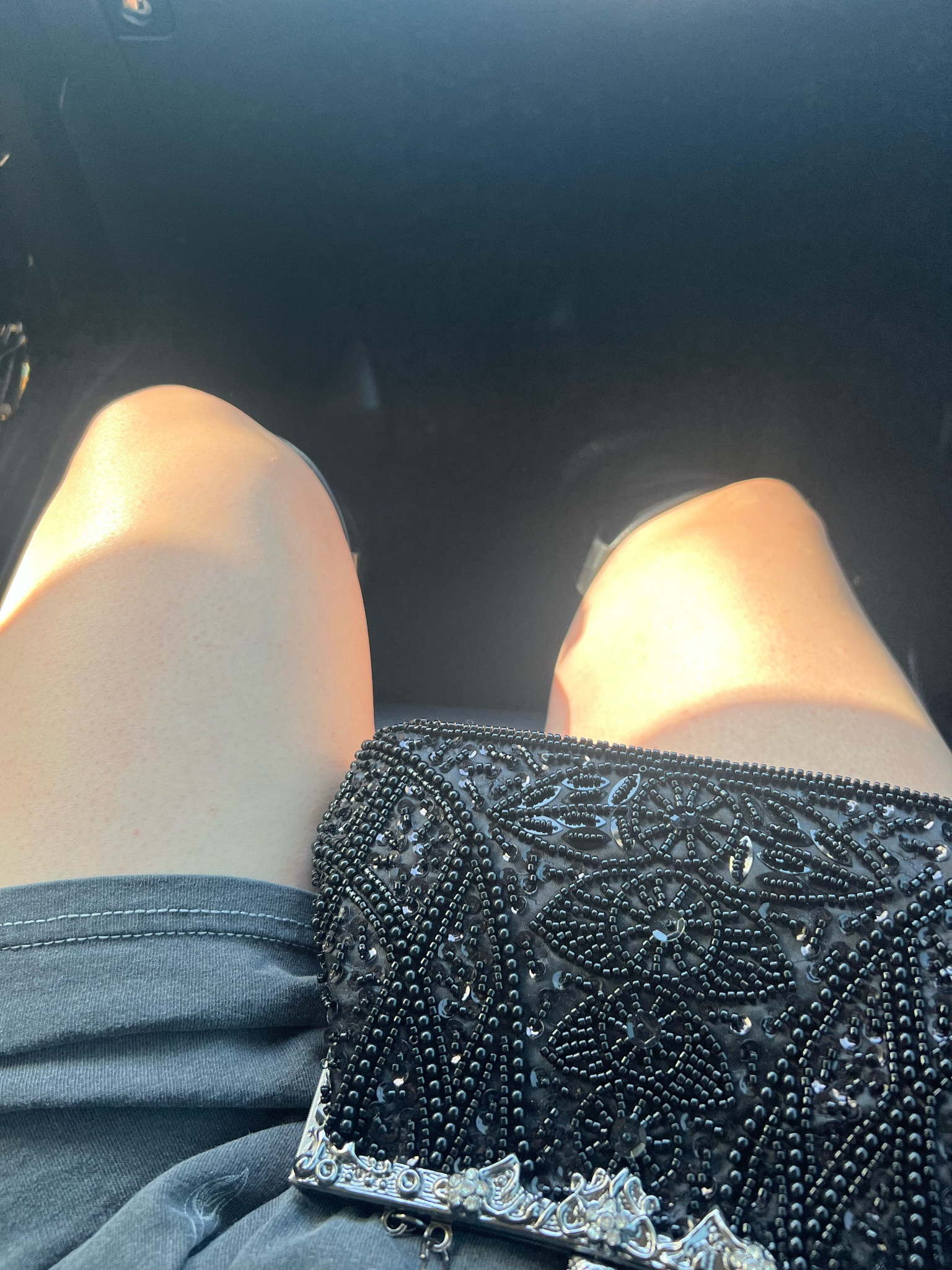 HOW CUTE IS THIS VINTAGE BEADED BAG?🖤

VINTAGE BAG | VINTAGE | BEADED BAG | BLACK | BLACK CLUTCH | CLUTCH | CLUTCH PURSE | PURSE | EVENING BAG | STYLISH | AMAZON | AMAZON FINDS

#LTKfindsunder50 #LTKitbag #LTKstyletip