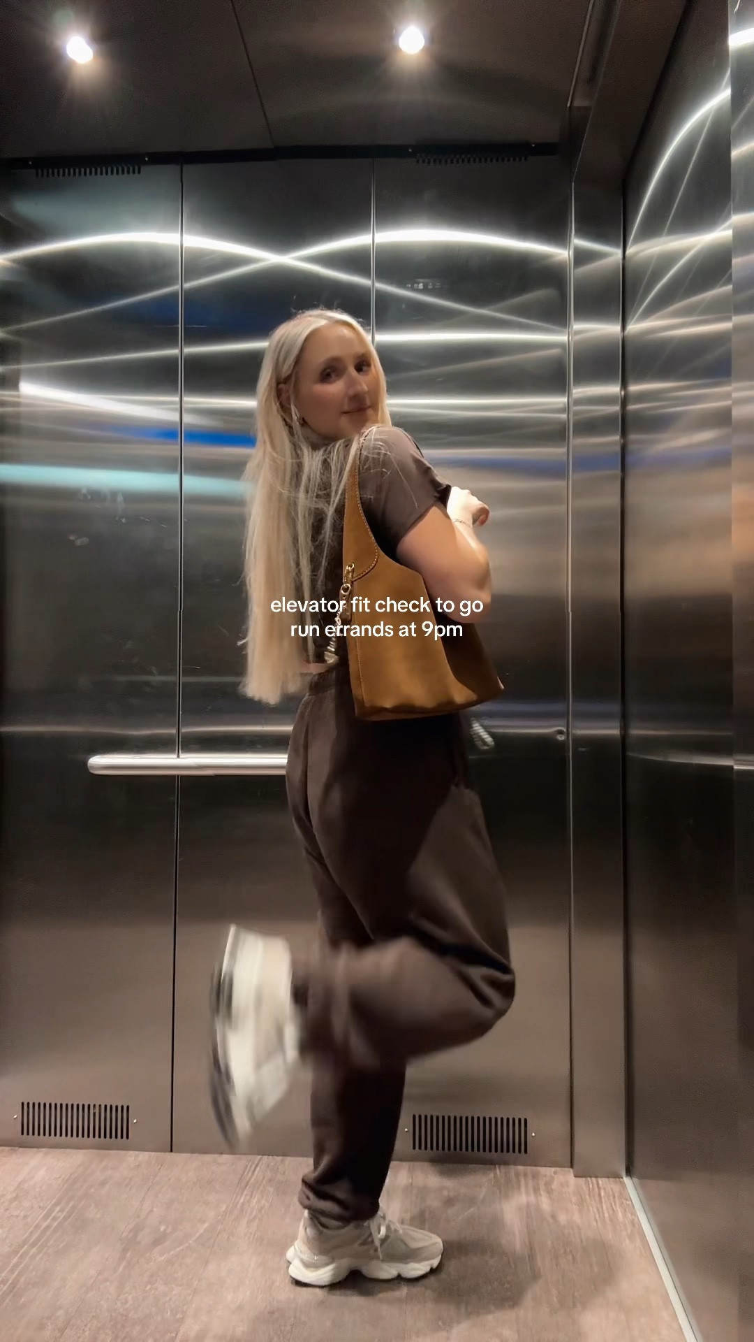 The best comfy cozy outfit to run late night errands. 🍂🤎👜🧸

#LTKFallSale #LTKNYFW #LTKSeasonal