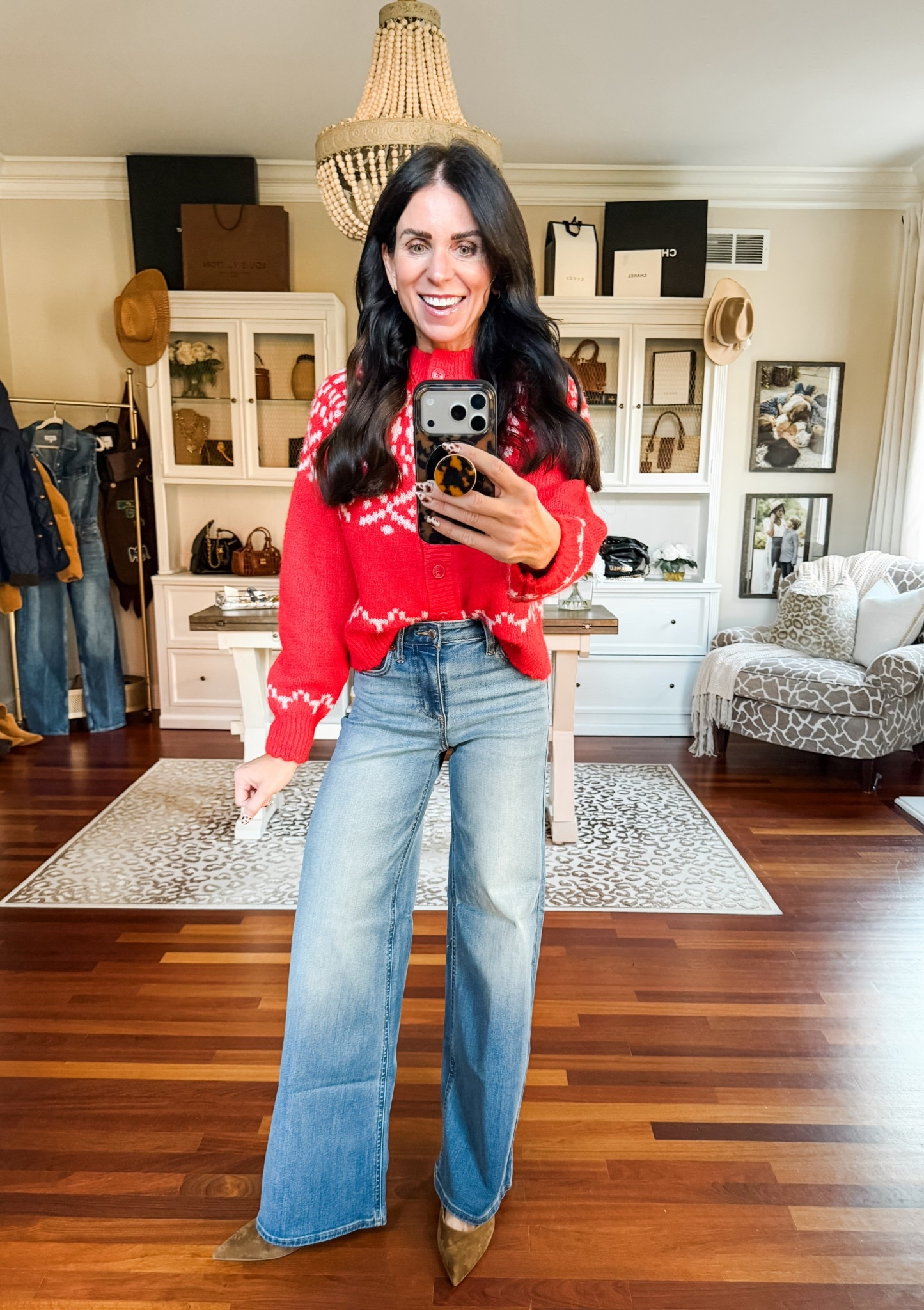 The cutest holiday sweater 

#LTKHoliday #LTKFindsUnder50 #LTKSeasonal