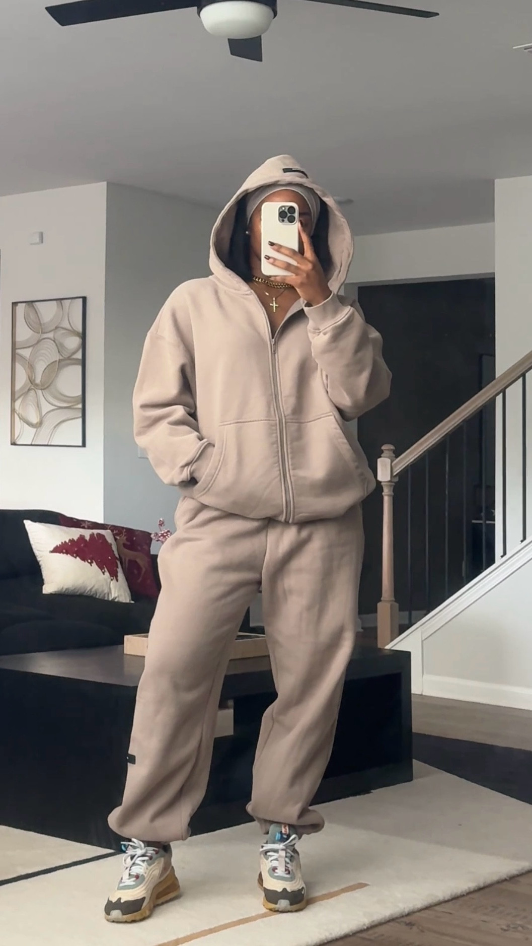 I’m wearing a size XL for a baggy fit per usual lol 

165lbs - Measurements: 35 - 29 - 41

#LTKActive #LTKHoliday #LTKFindsUnder50