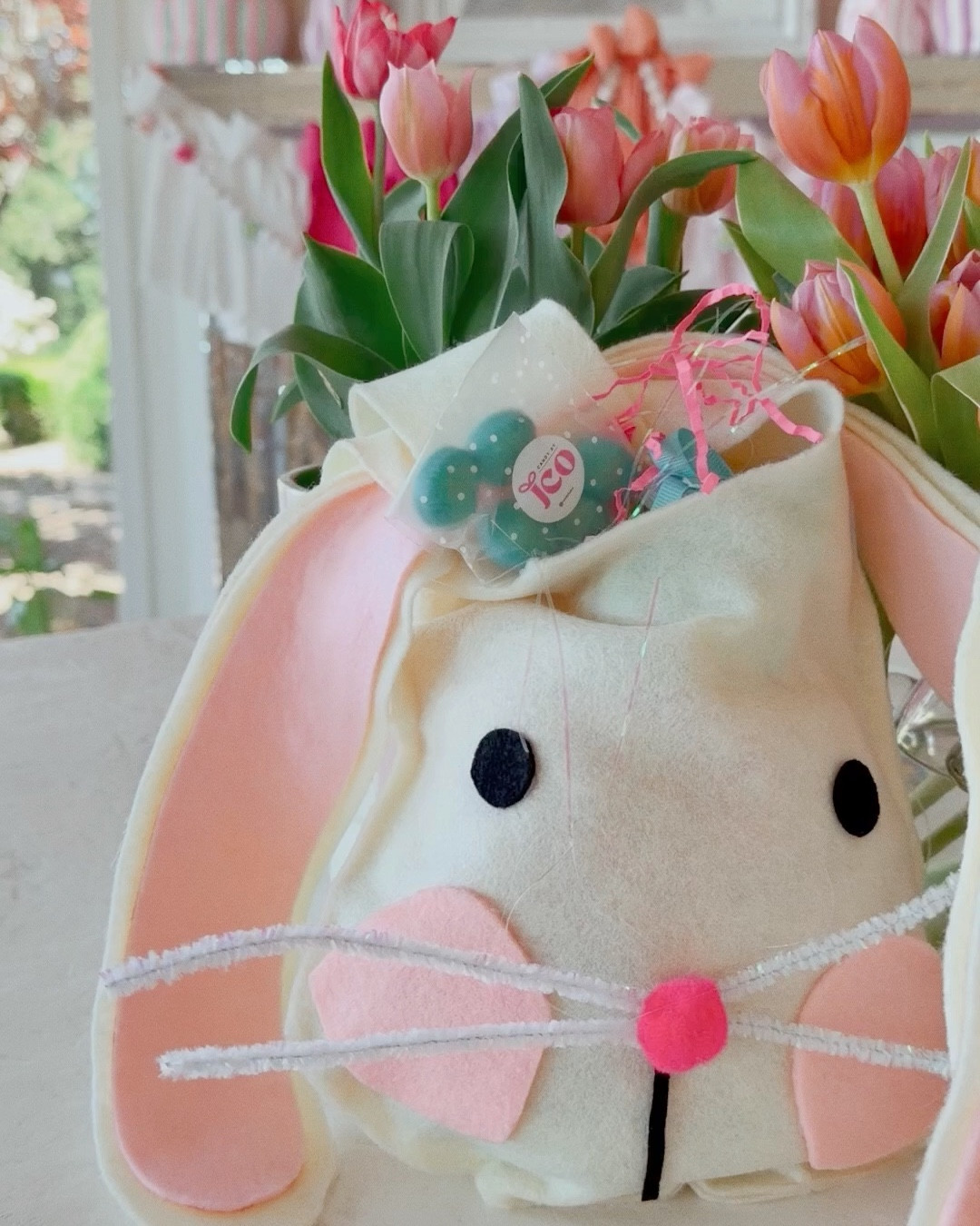 Little felt bunny bags, made with love and filled with @candybyjco goodies 🐰🍬
The sweetest Easter surprise!