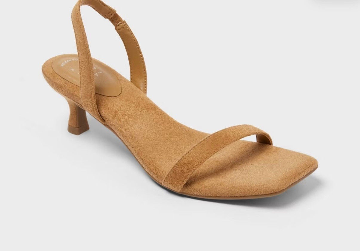 Such a good sling back to wear. Perfect kitten heel. 

#LTKgrwm #LTKWorkwear #LTKootd