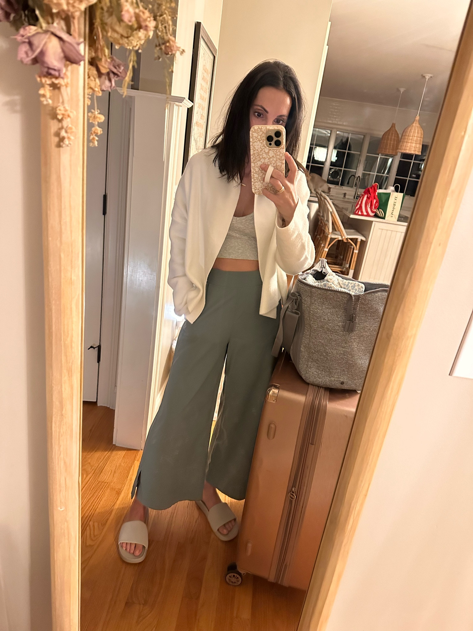 Travel day! Comfy outfit. 


#LTKFindsUnder50 #LTKSaleAlert #LTKTravel