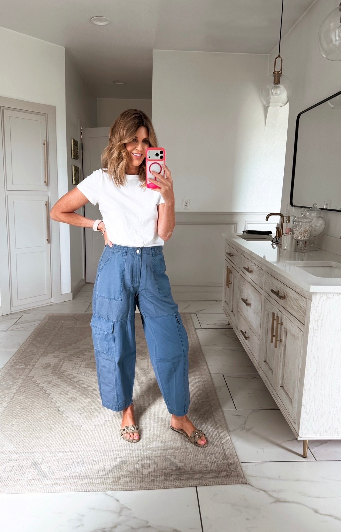Cargo pants that are such a great price! 3 colors. I’m in a 4

#LTKOver40