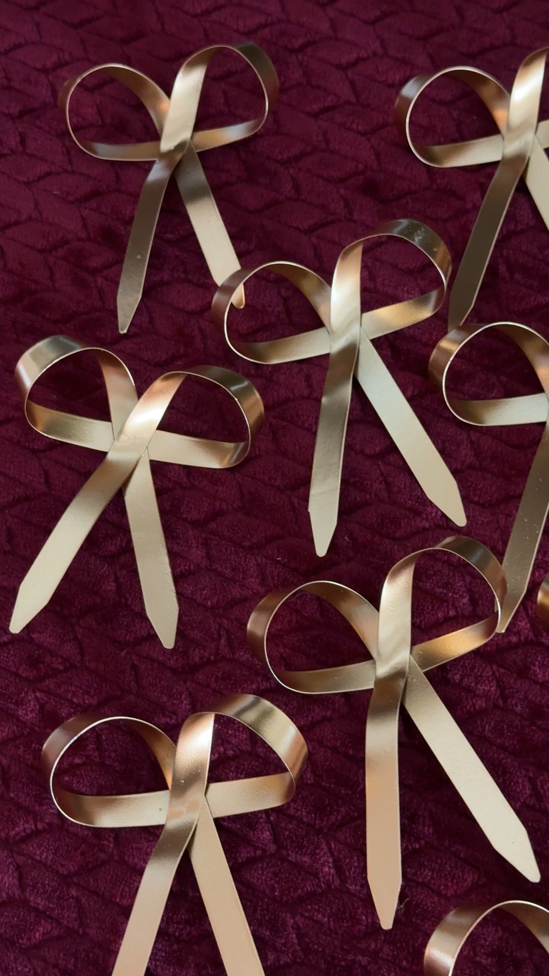 McGee & Co lookalike metal bow ornaments for just $1.50!

#LTKSaleAlert #LTKSeasonal #LTKFindsUnder50