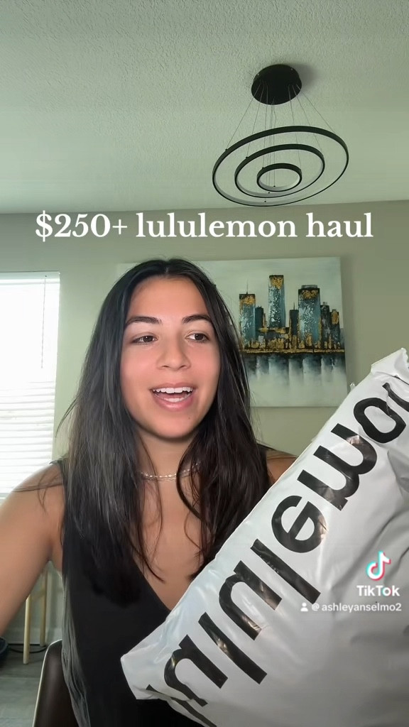 What $250+ gets you at lululemon! Some of my favorite items and a new one too! The lululemon softstreme shorts are my new go-to!

#lululemon #lulu #lululemonhaul #lululemontryon 

#LTKFindsUnder100 #LTKActive #LTKVideo