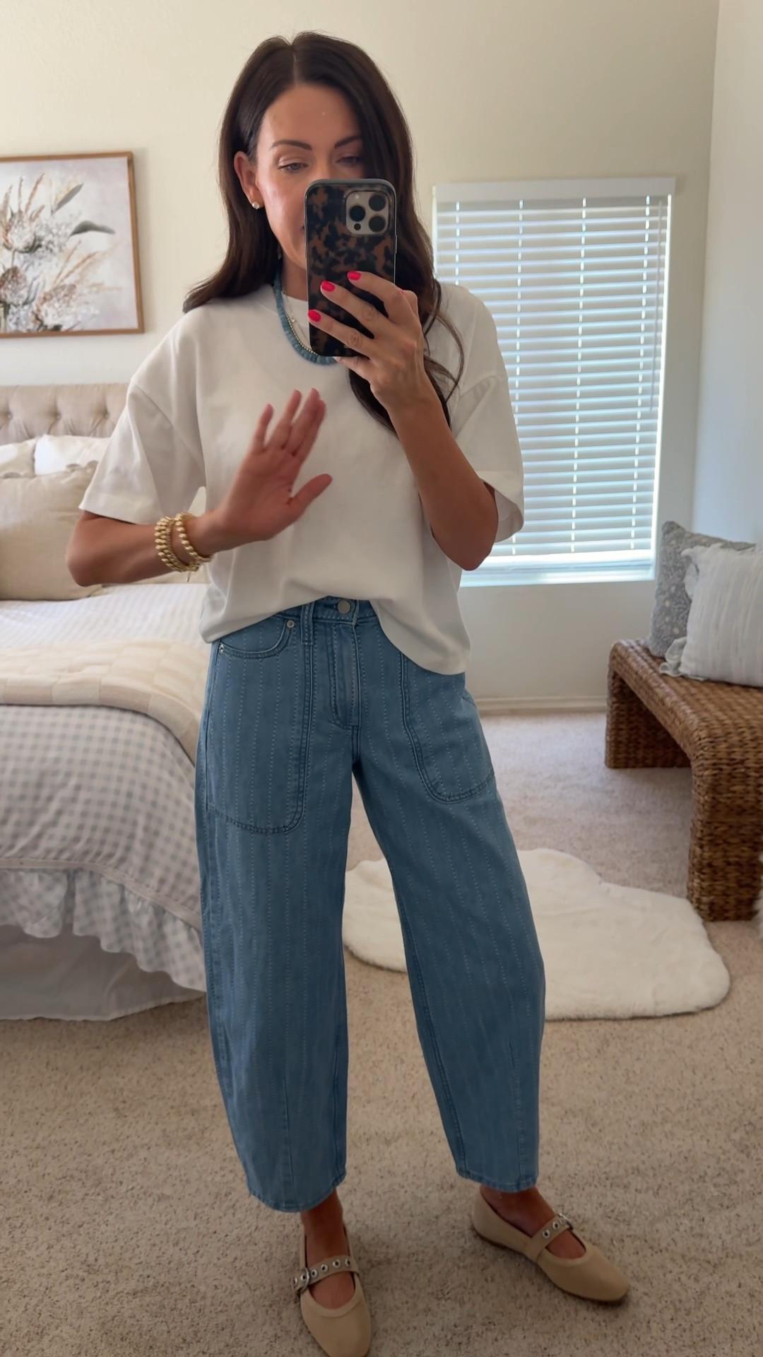 The perfect oversized waist length tee in a medium —ON SALE FOR $9!! Lots of colors
New barrel jeans worth the hype👏🏻 wearing a 2, between go down

#LTKootd #LTKSaleAlert #LTKSeasonal