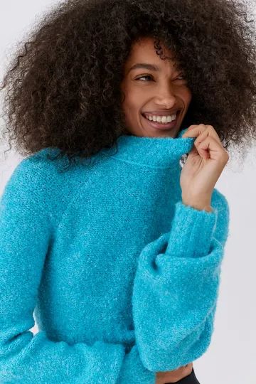 UO Avril Cropped Mock Neck Sweater | Urban Outfitters (US and RoW)