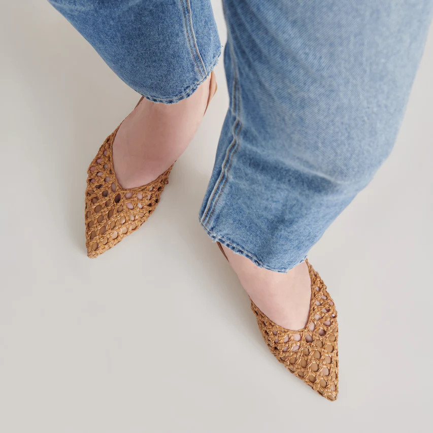 CYNDI FLATS NATURAL WOVEN | DolceVita.com