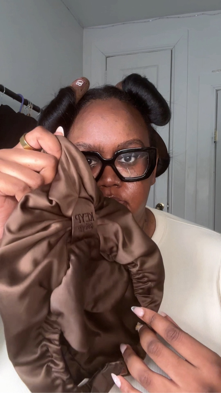 How I make my blowout last all week overnight 🤭

Night time hair routine using overnight blowout rods + the @KEYP  bonnet

Perfect for preserving a silk press, reducing frizz, and waking up with your hair still done

#LTKgrwm #LTKBeauty #LTKmorningroutine