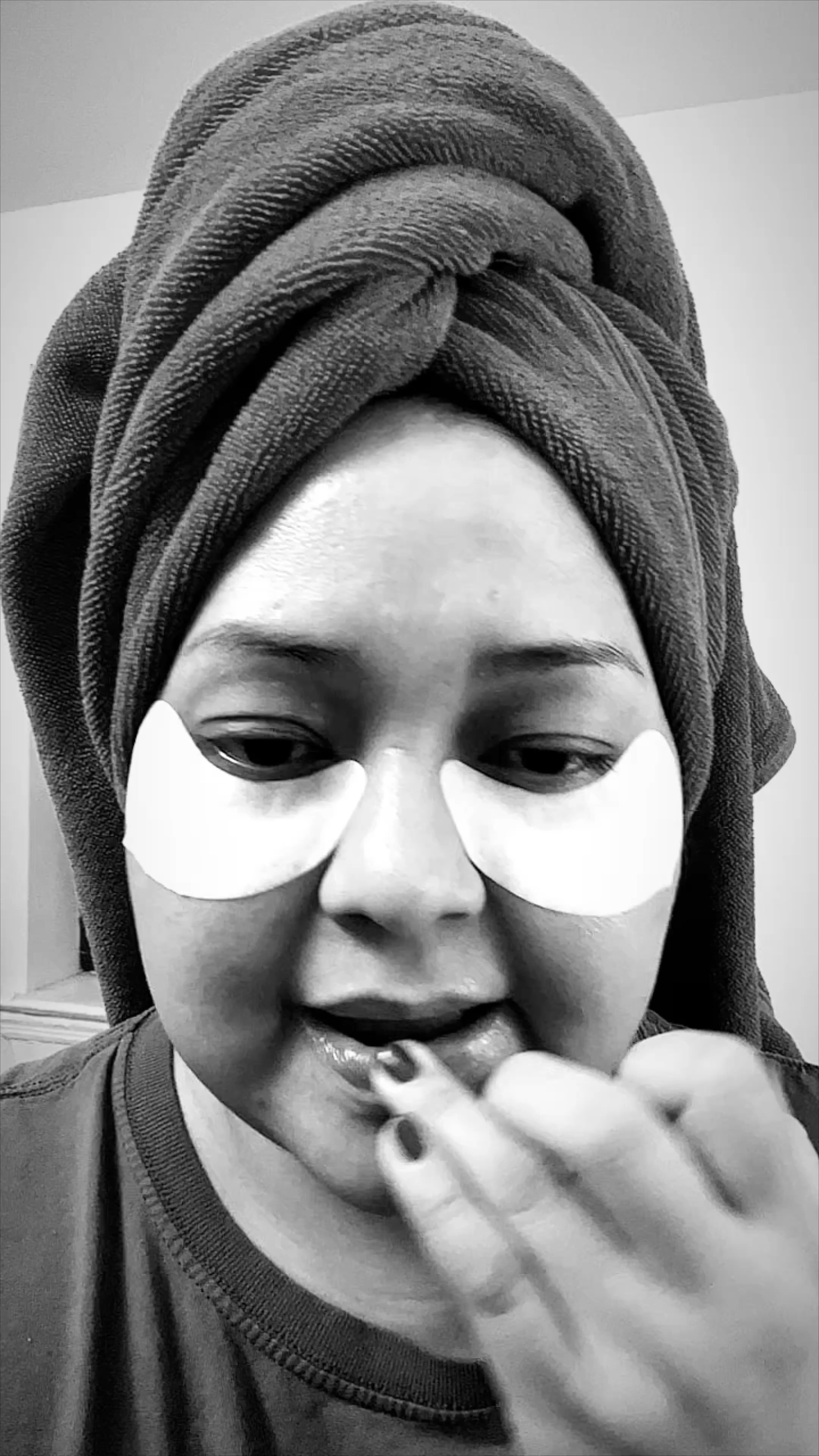 Lazy and relaxing first day of the New Year! 🫶🏼✨ Skincare products used are linked here ⬇️