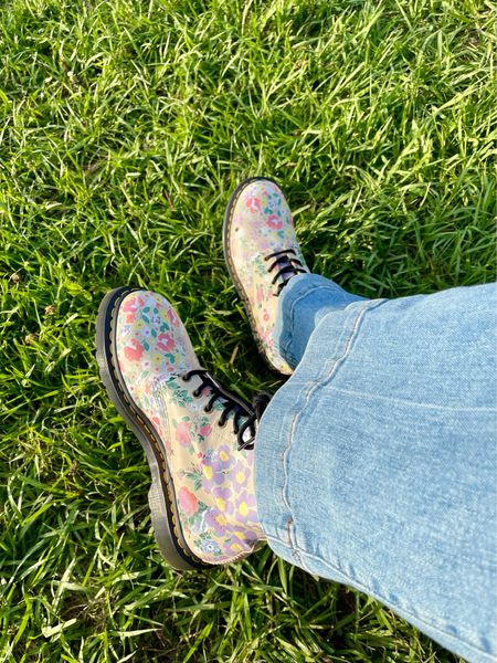April showers bring May flowers! That’s what they say about wacky spring - summer weather right? It has been sunny and warm but we had rainy days that didn’t exactly require rain boots but were definitely made easier (and cuter!) with these floral print Doc Marten lace up boots. Combat boots with a pop of pastel color. 

Related: floral print, pastel boots, flowers, femme combat boots 


#LTKshoecrush #LTKSeasonal